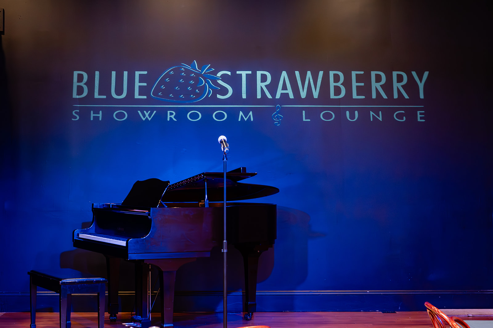 https://staging.bluestrawberrystl.com/private_events/1.jpg