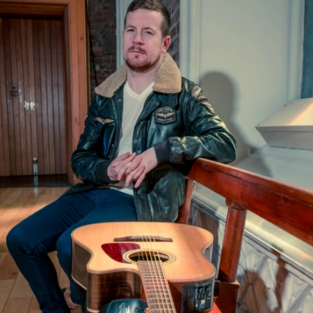 Featuring Sebastian McLaughlin on Banjo and Mandolin